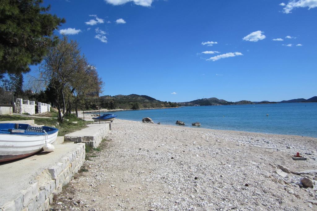 Holiday Home Mirta باكوشتاني الغرفة الصورة